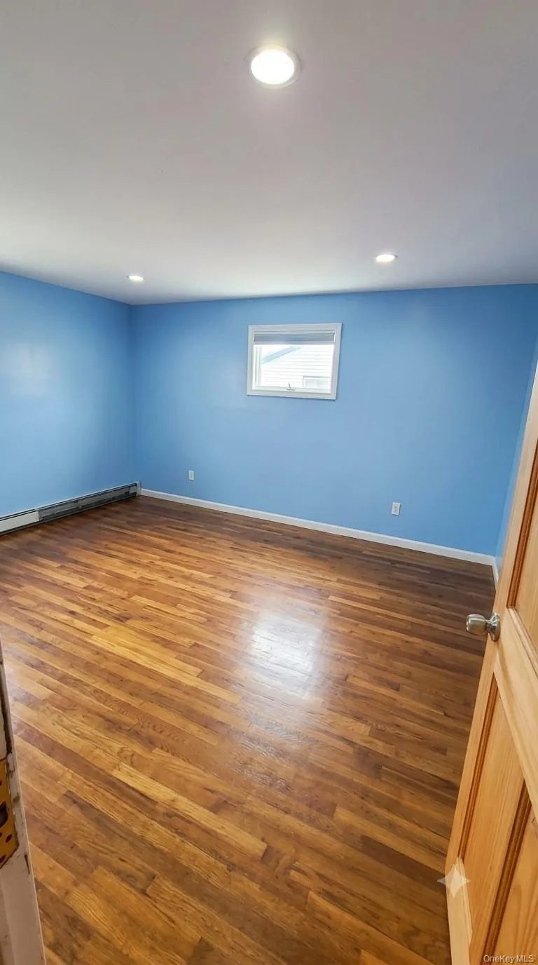 623 Nimrod Court North Babylon, NY 11703