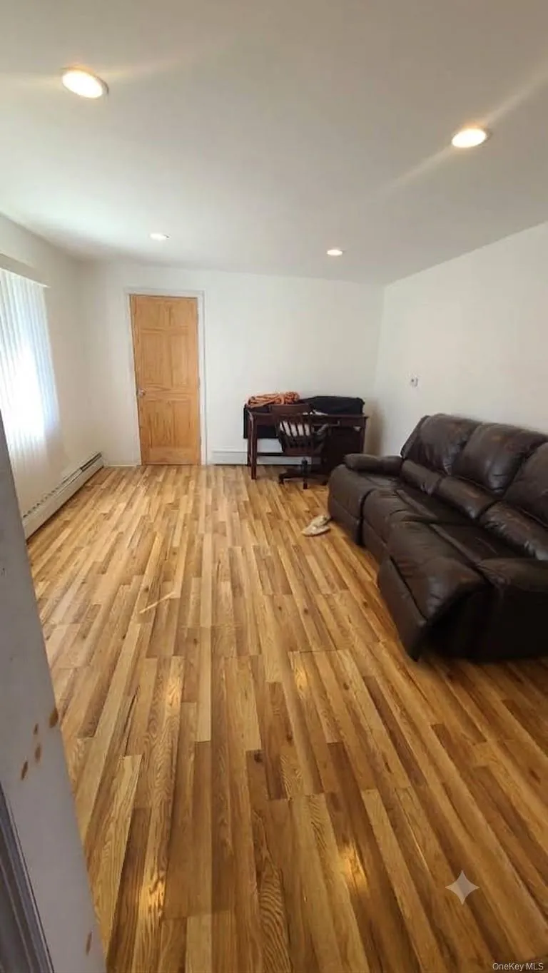 623 Nimrod Court North Babylon, NY 11703