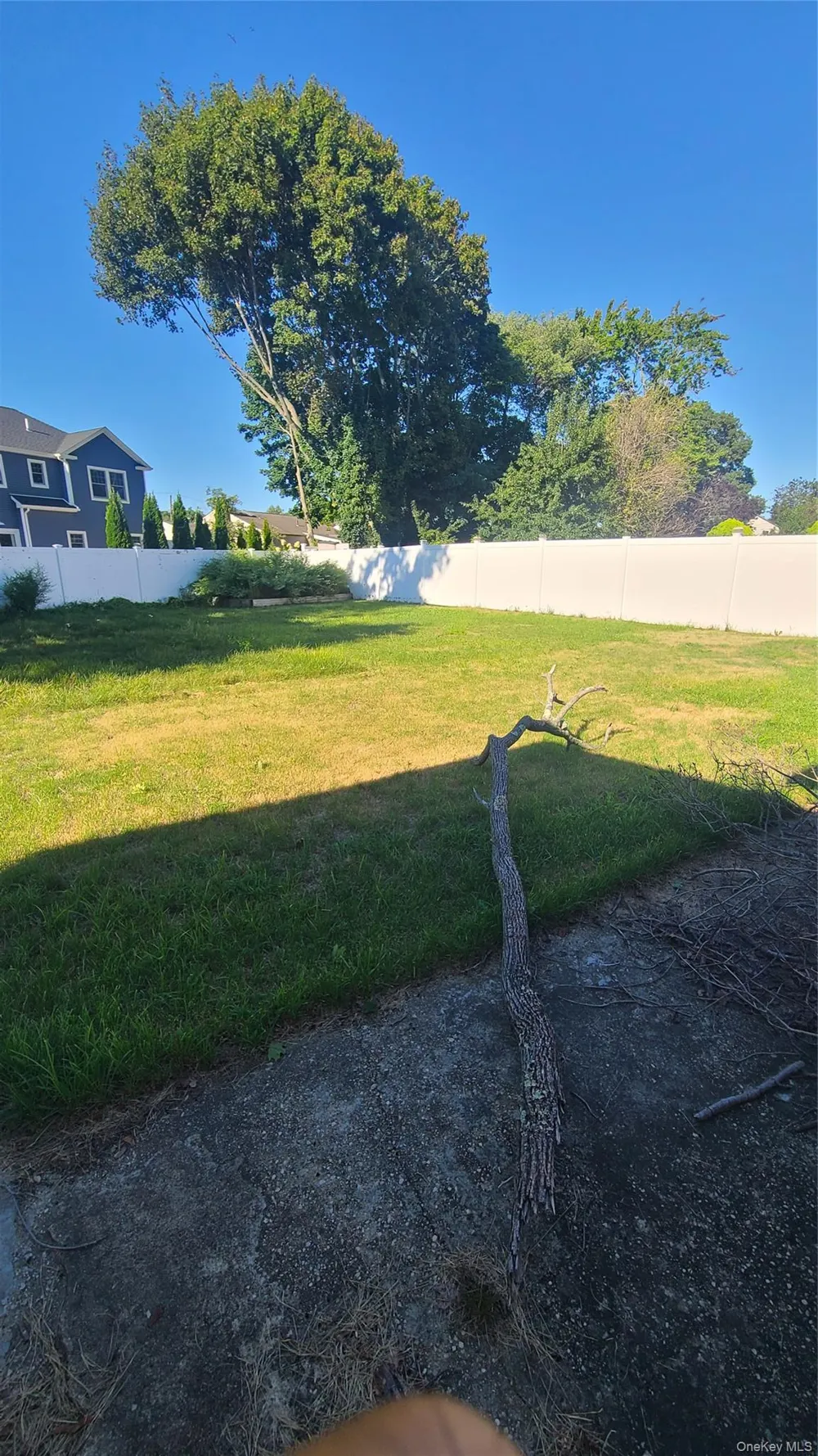 623 Nimrod Court North Babylon, NY 11703