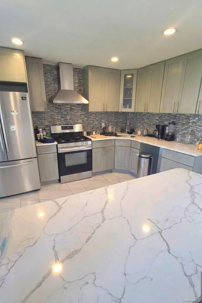 623 Nimrod Court North Babylon, NY 11703
