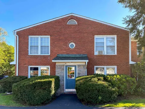 6 Huguenot Street #4