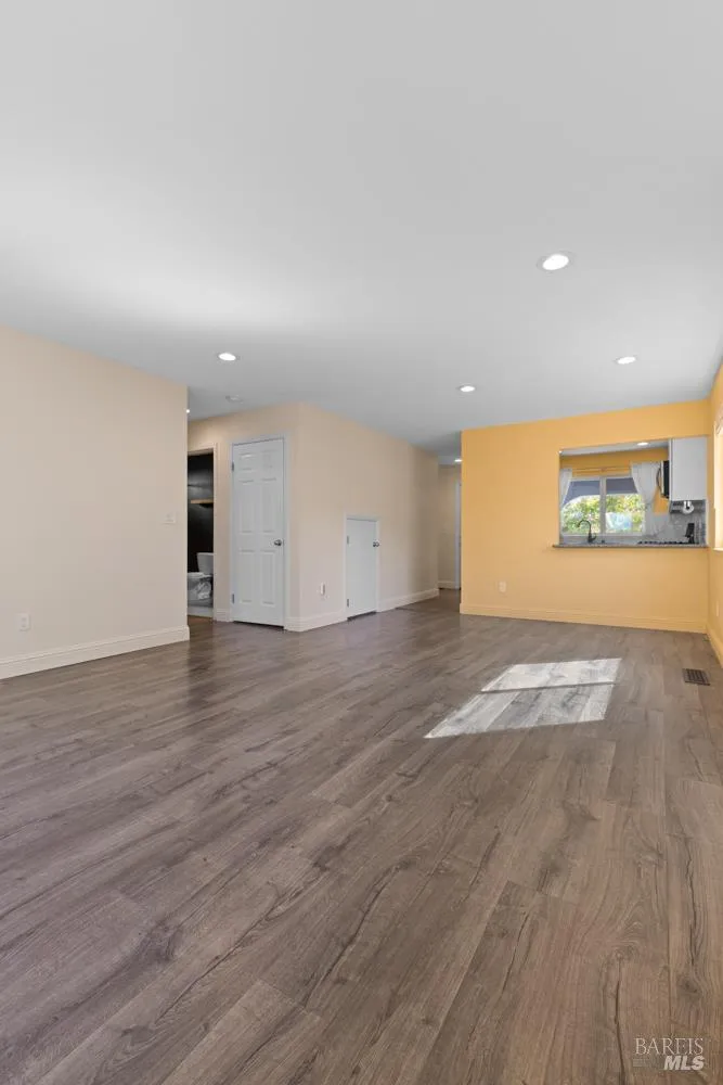 971 Hacienda Circle Rohnert Park, CA 94928