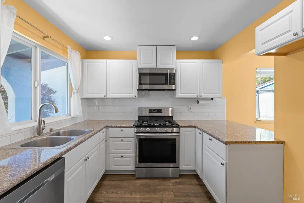 971 Hacienda Circle Rohnert Park, CA 94928
