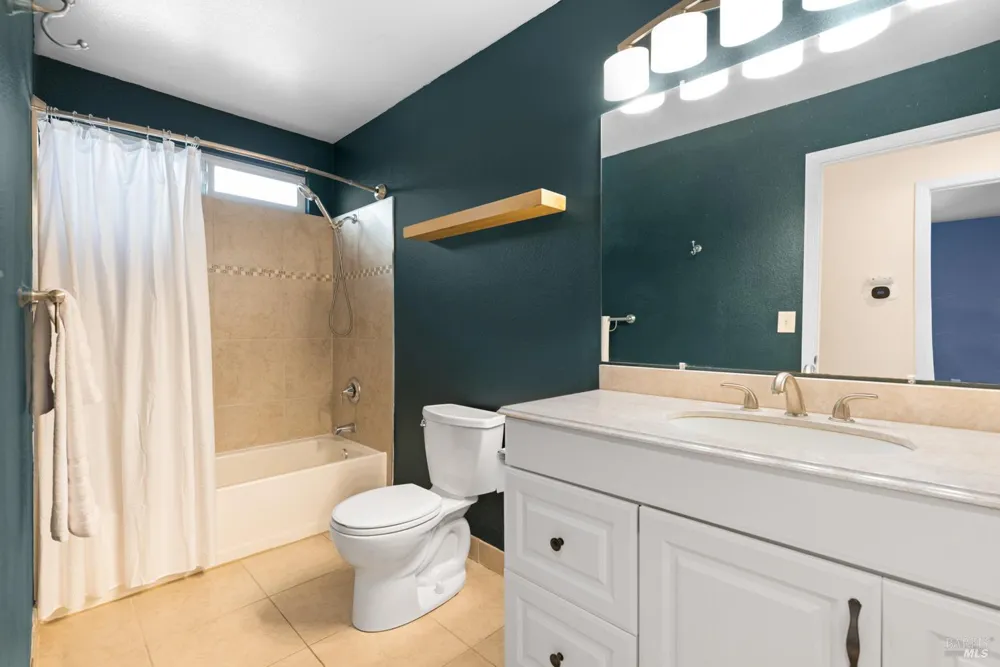 971 Hacienda Circle Rohnert Park, CA 94928