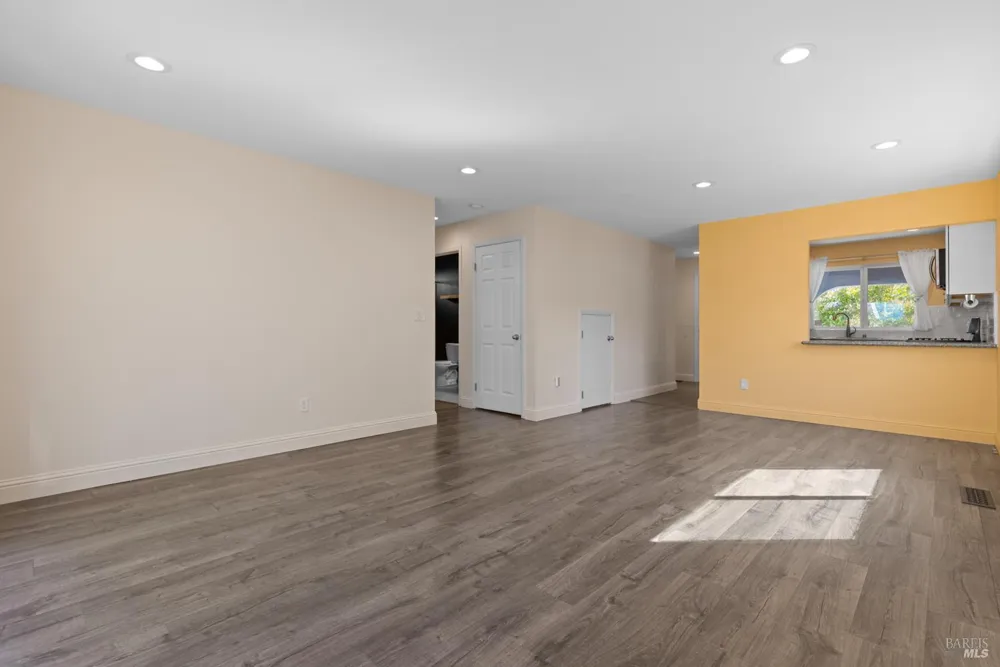 971 Hacienda Circle Rohnert Park, CA 94928