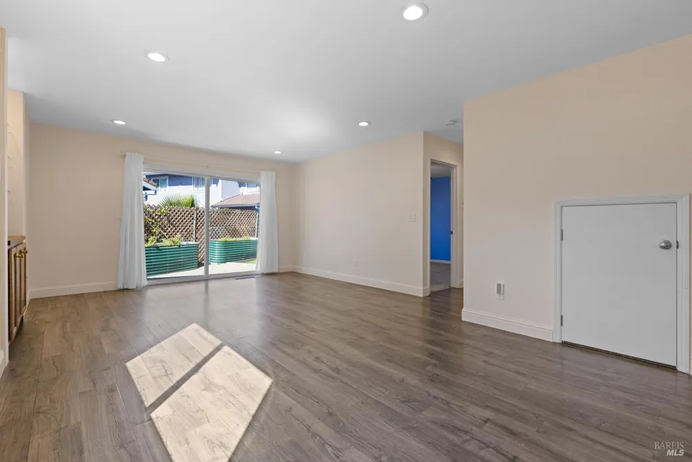 971 Hacienda Circle Rohnert Park, CA 94928