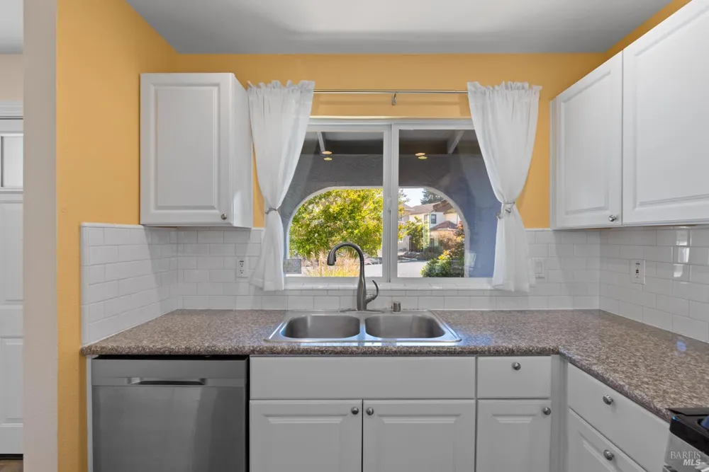 971 Hacienda Circle Rohnert Park, CA 94928