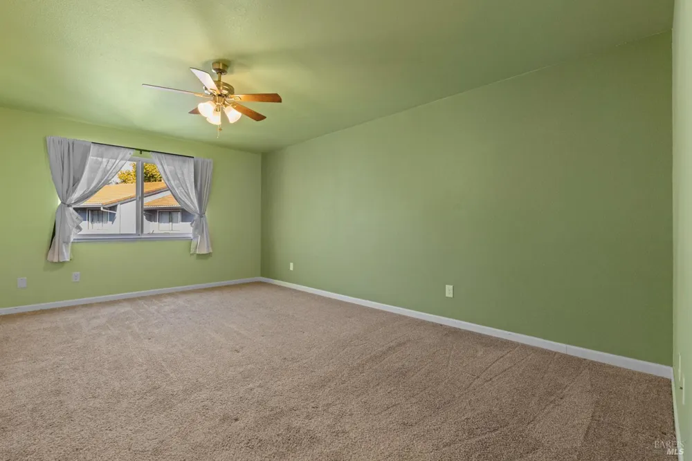 971 Hacienda Circle Rohnert Park, CA 94928