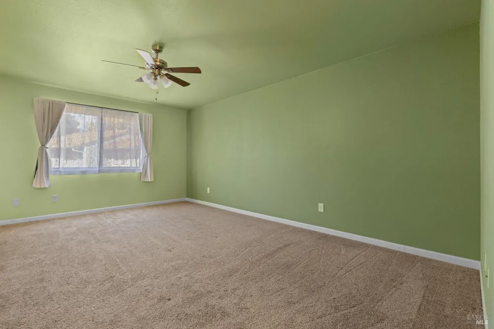 971 Hacienda Circle Rohnert Park, CA 94928