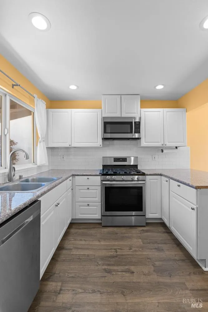 971 Hacienda Circle Rohnert Park, CA 94928