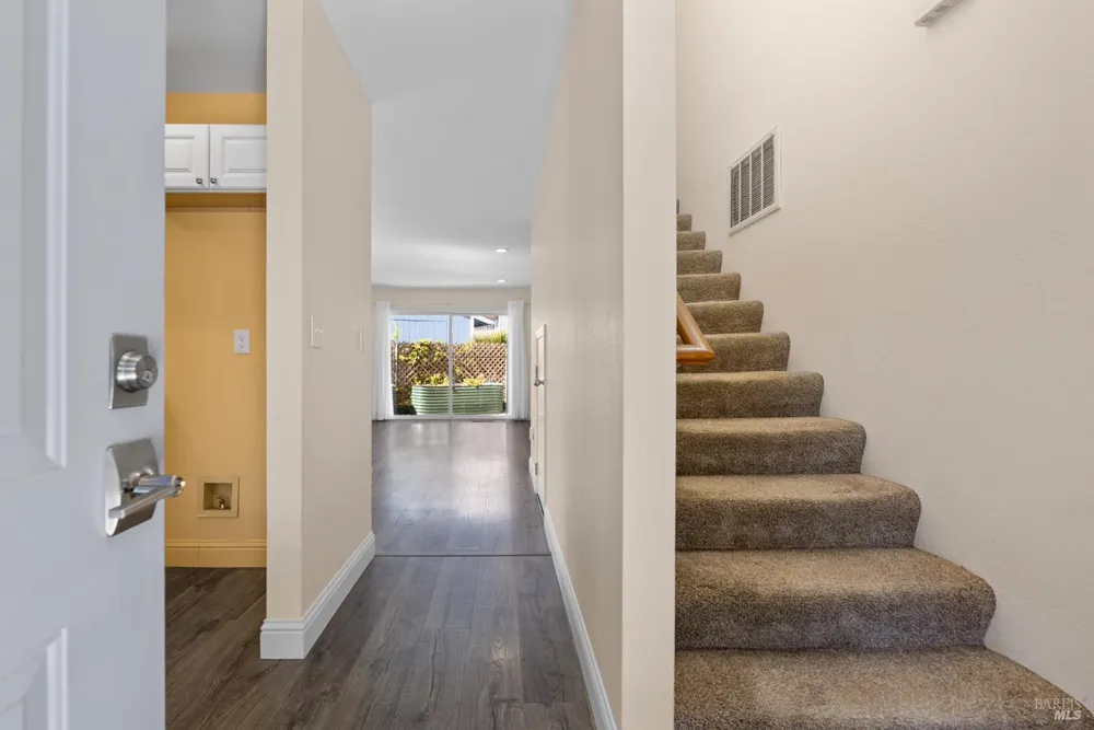 971 Hacienda Circle Rohnert Park, CA 94928