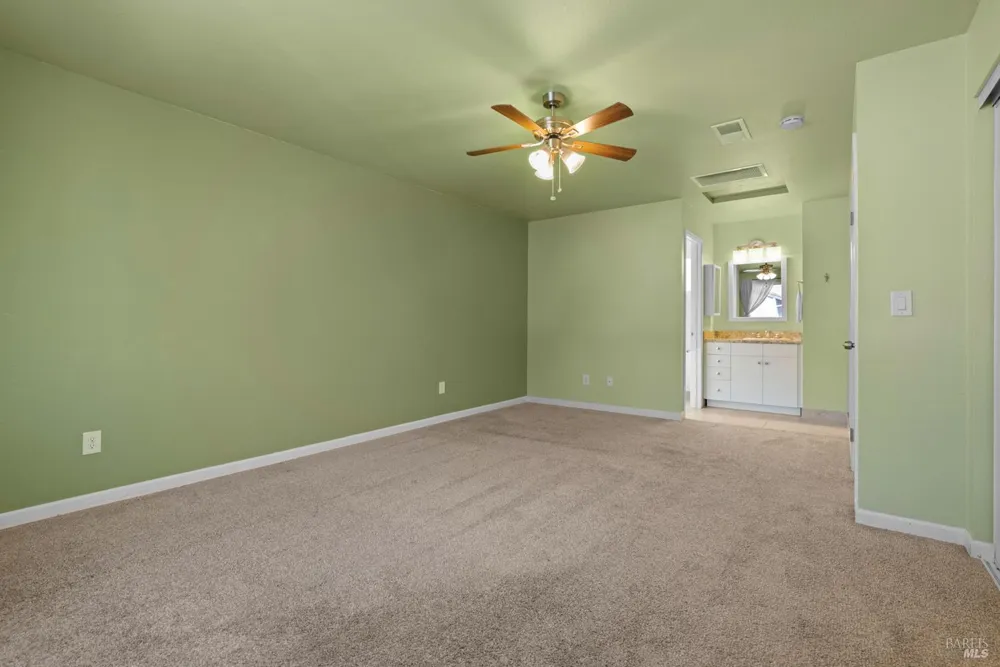 971 Hacienda Circle Rohnert Park, CA 94928