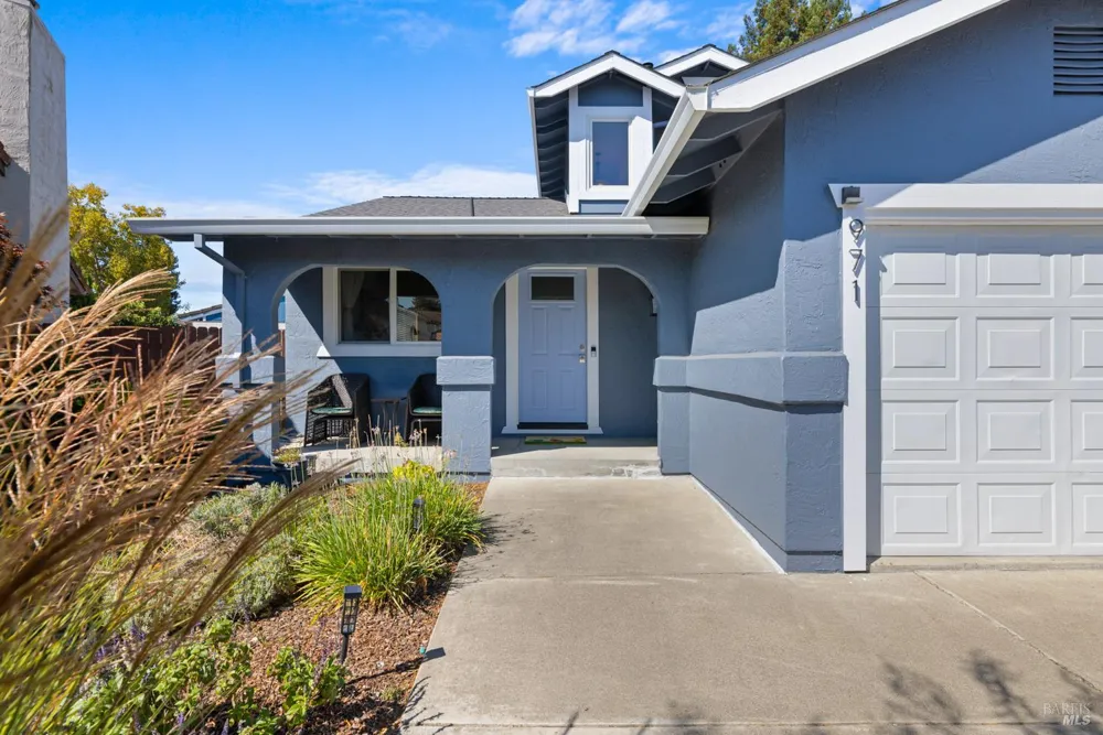 971 Hacienda Circle Rohnert Park, CA 94928