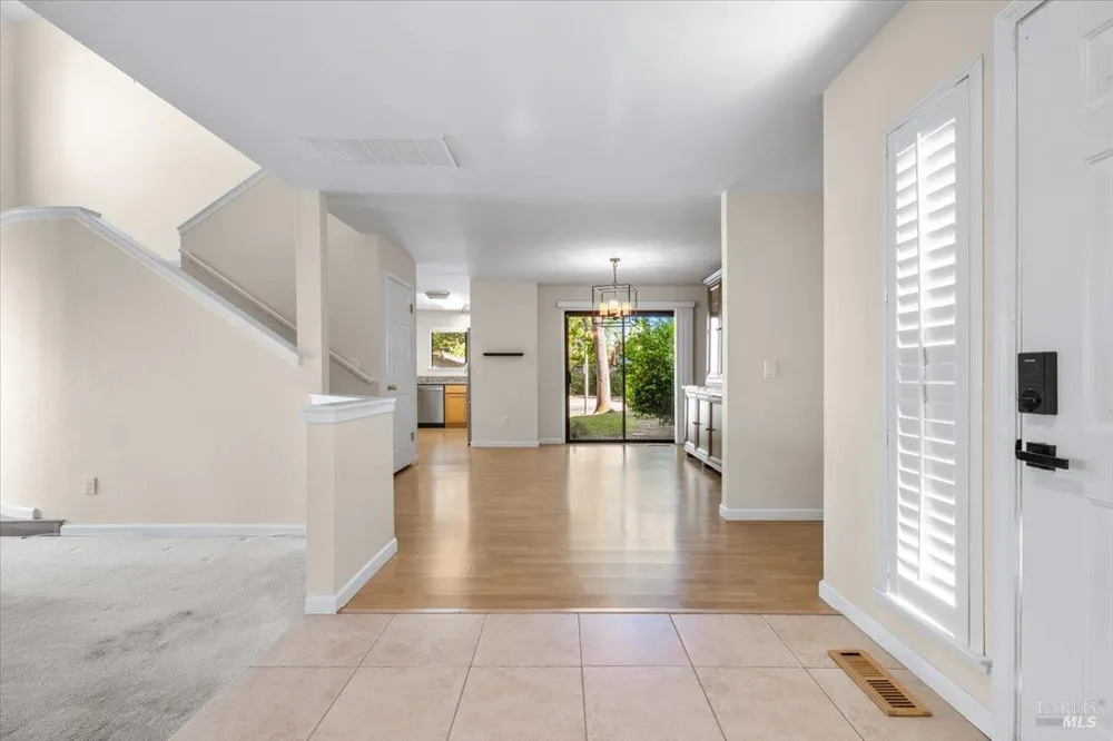 4736 Shade Tree Lane Santa Rosa, CA 95405