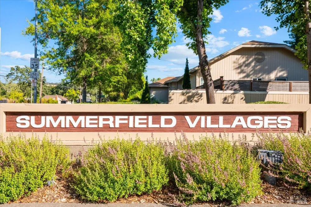 4736 Shade Tree Lane Santa Rosa, CA 95405