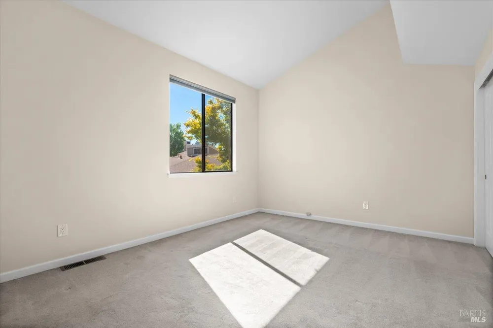 4736 Shade Tree Lane Santa Rosa, CA 95405