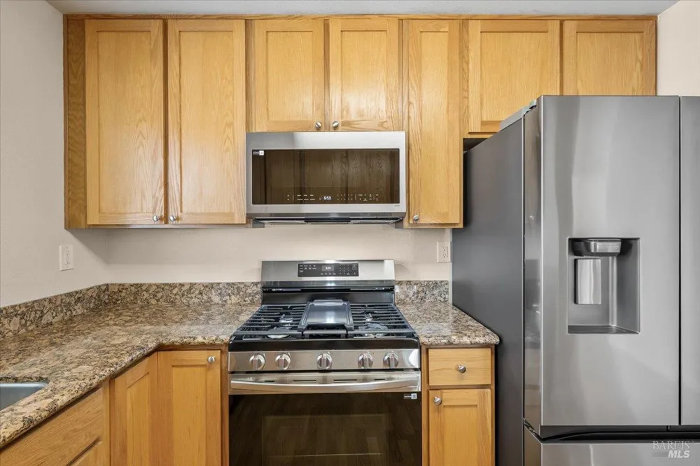 4736 Shade Tree Lane Santa Rosa, CA 95405