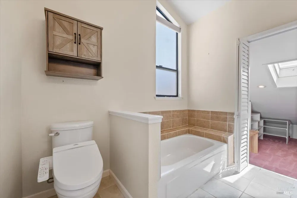 4736 Shade Tree Lane Santa Rosa, CA 95405