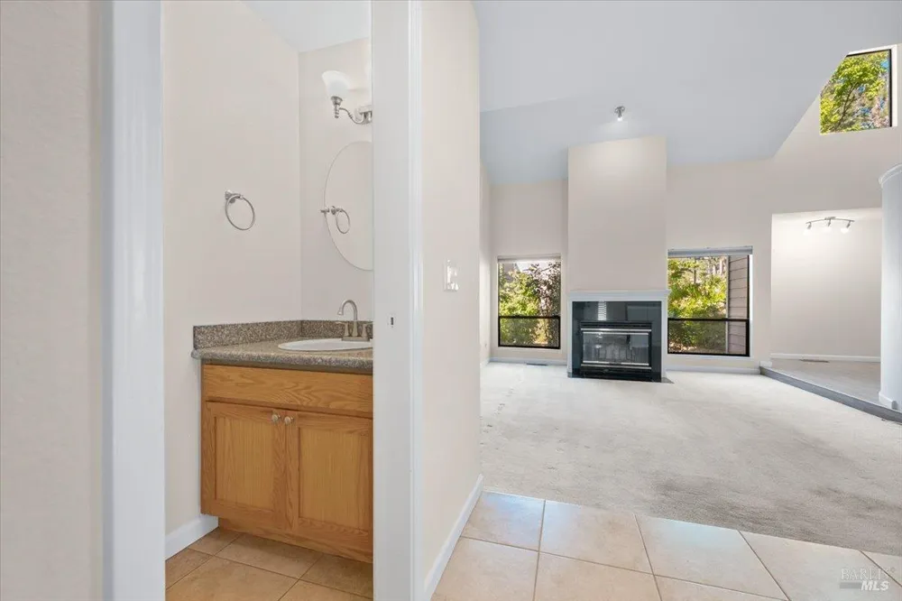 4736 Shade Tree Lane Santa Rosa, CA 95405