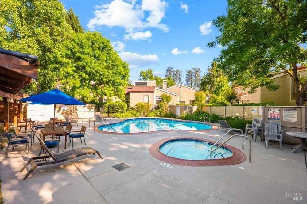 4736 Shade Tree Lane Santa Rosa, CA 95405