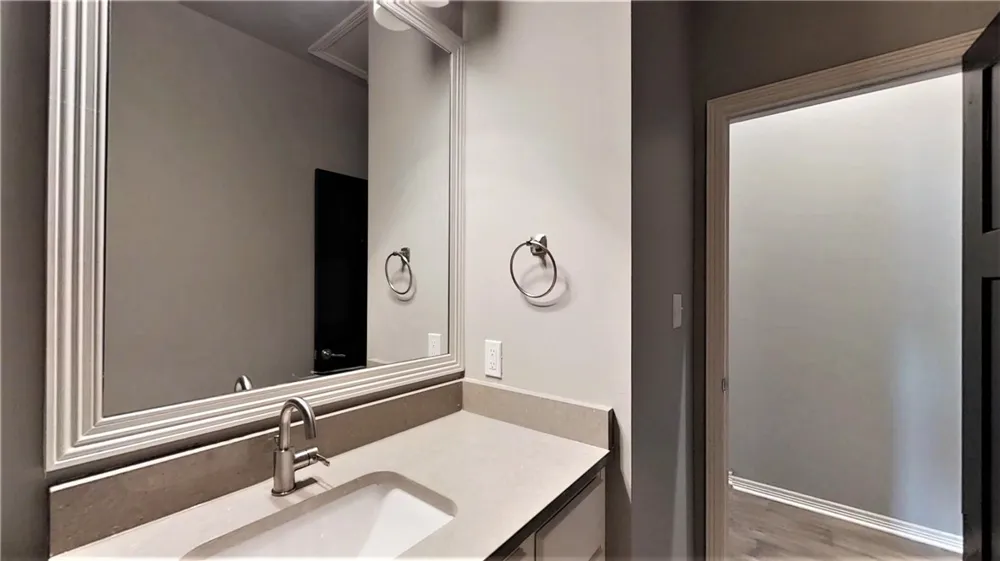 212 Bryan #201 Bryan, TX 77803