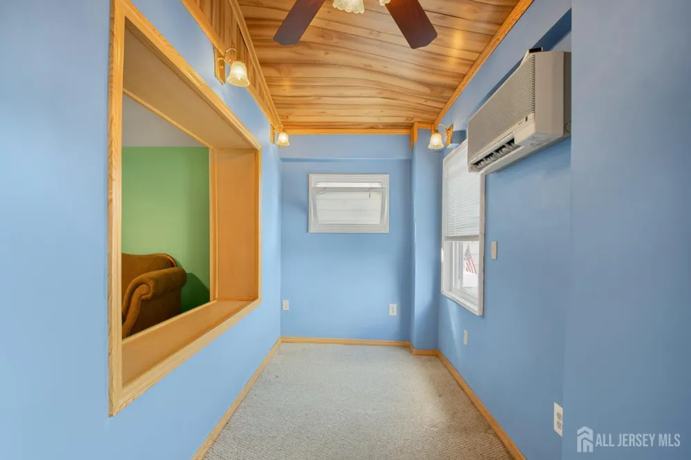 17 Douglas Street Fords, NJ 08863