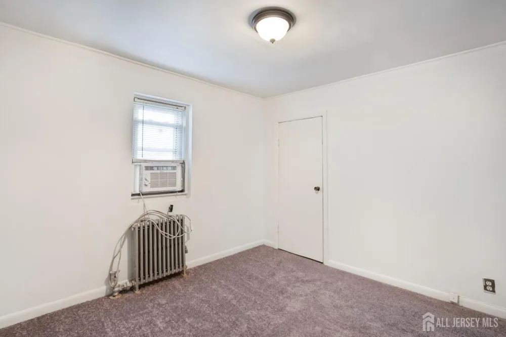 17 Douglas Street Fords, NJ 08863