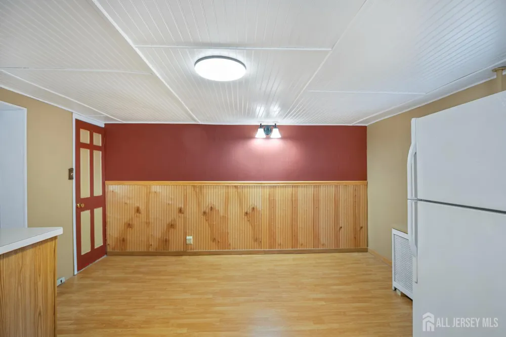 17 Douglas Street Fords, NJ 08863