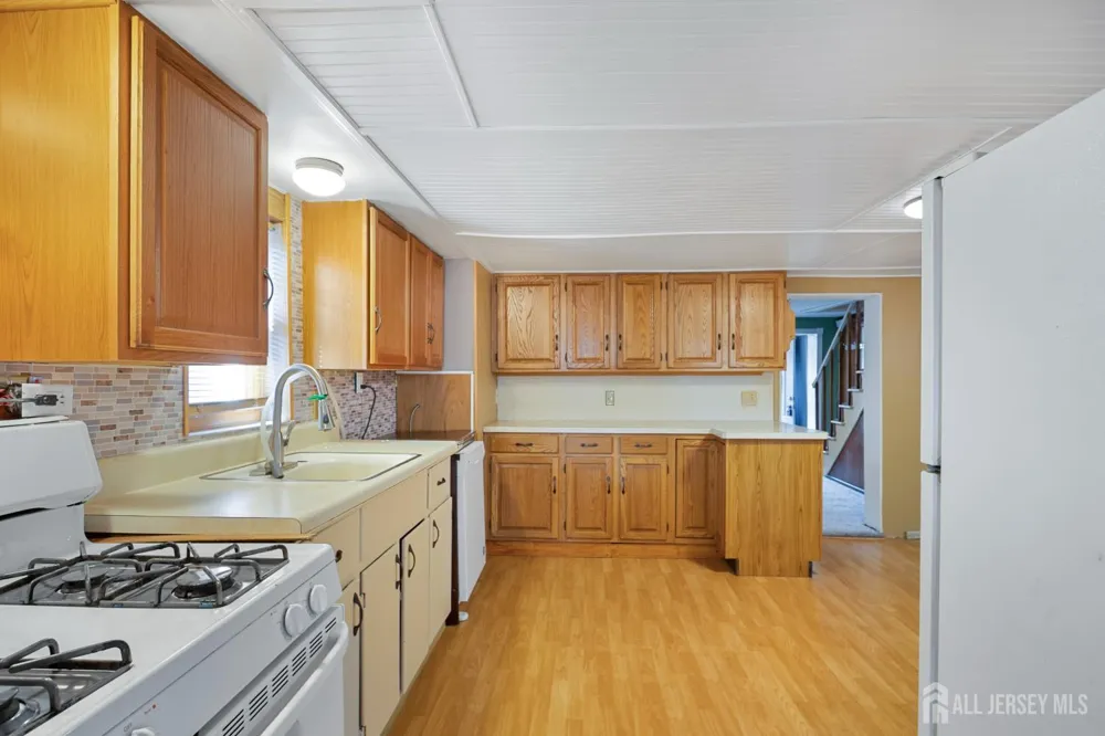 17 Douglas Street Fords, NJ 08863