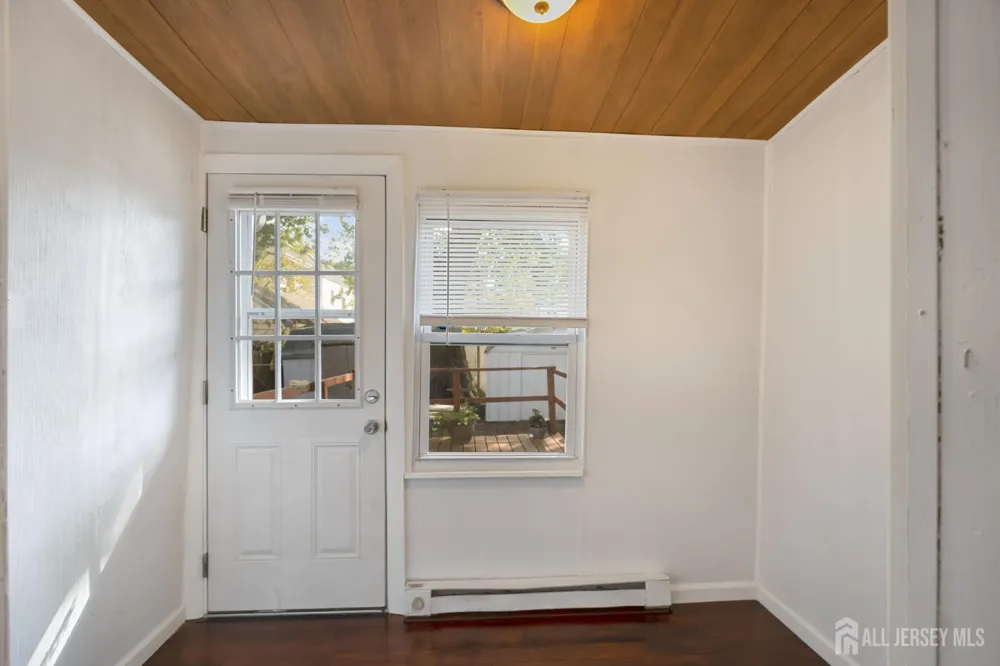 17 Douglas Street Fords, NJ 08863