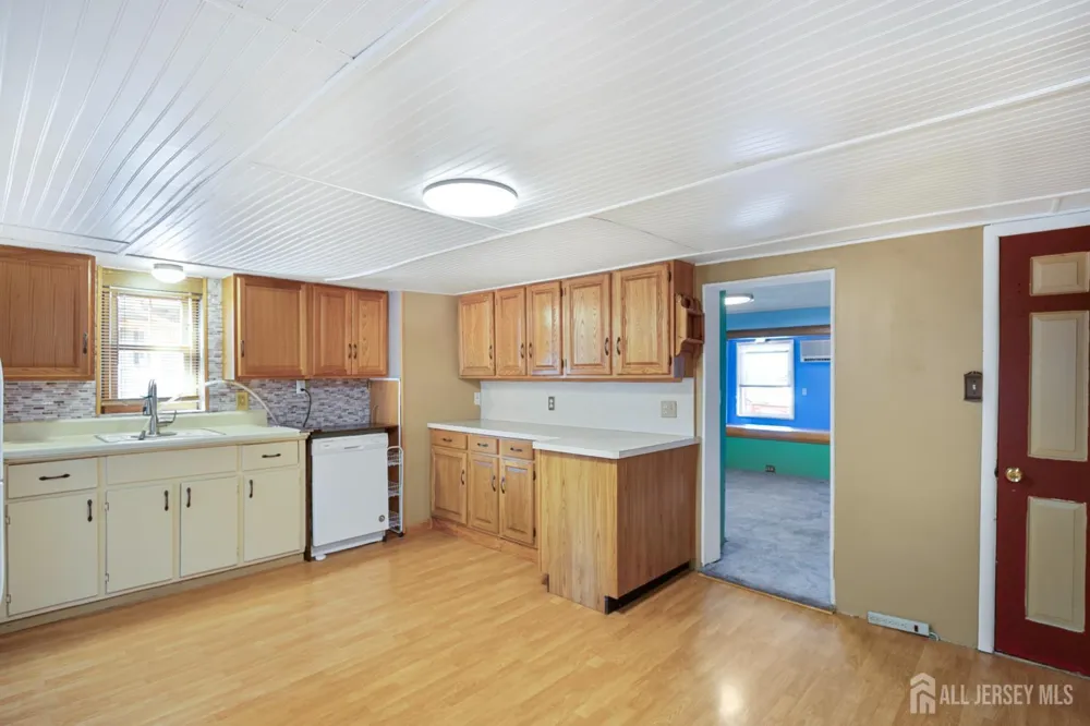 17 Douglas Street Fords, NJ 08863