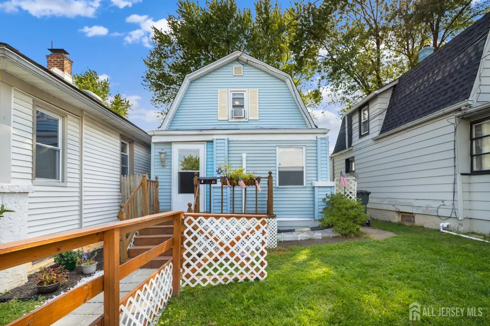 17 Douglas Street Fords, NJ 08863