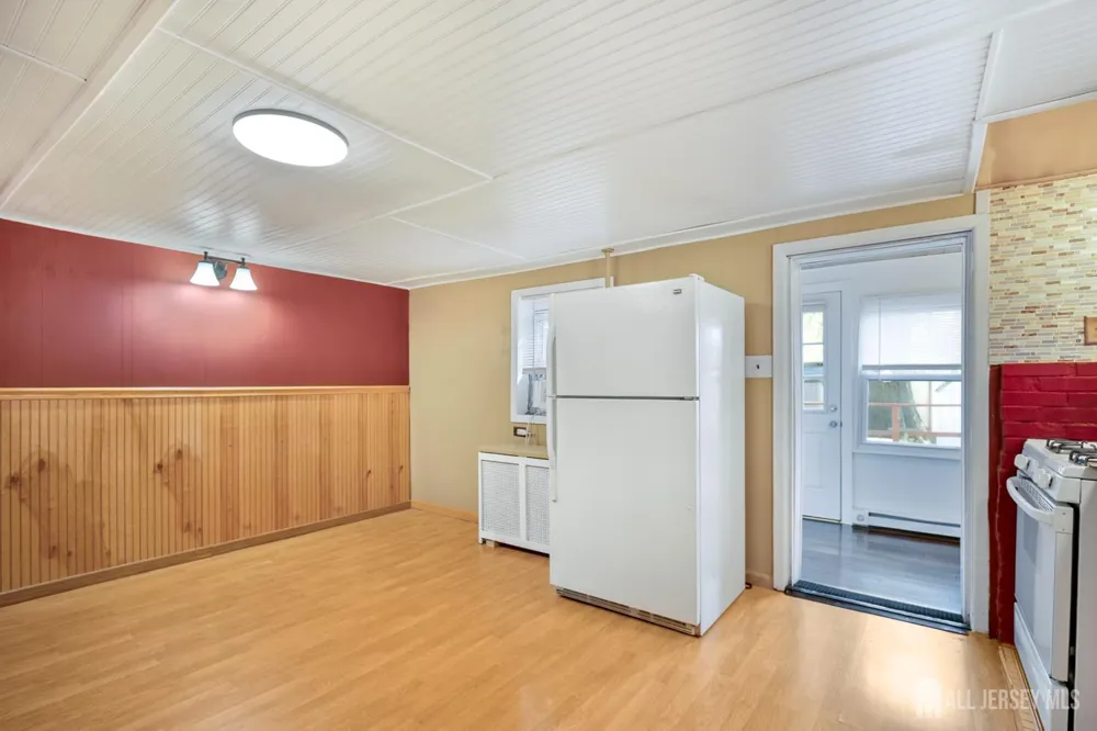17 Douglas Street Fords, NJ 08863
