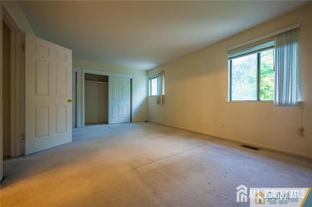 12 Sunflower Court Edison, NJ 08820