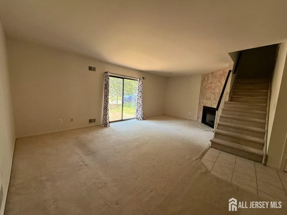12 Sunflower Court Edison, NJ 08820