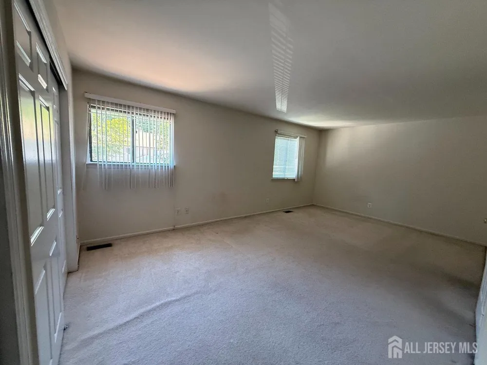 12 Sunflower Court Edison, NJ 08820