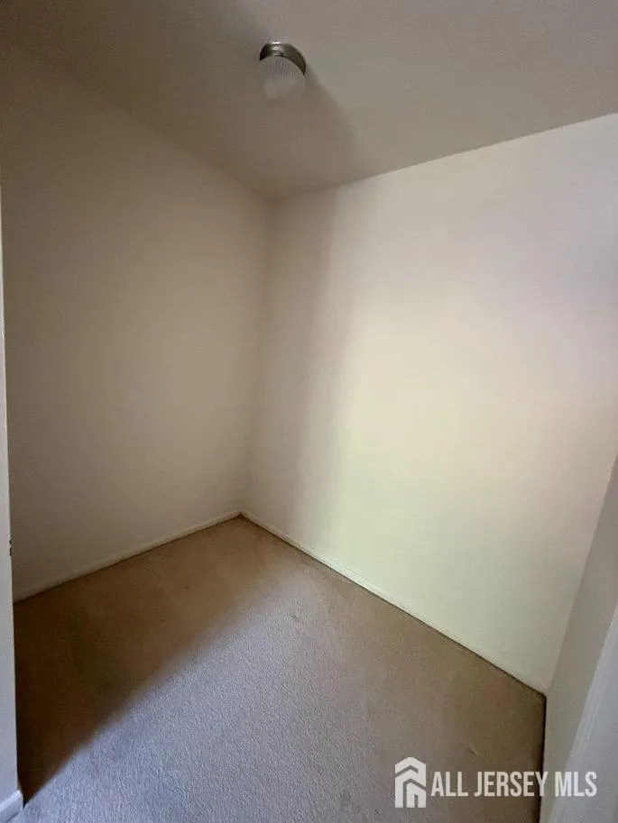 12 Sunflower Court Edison, NJ 08820