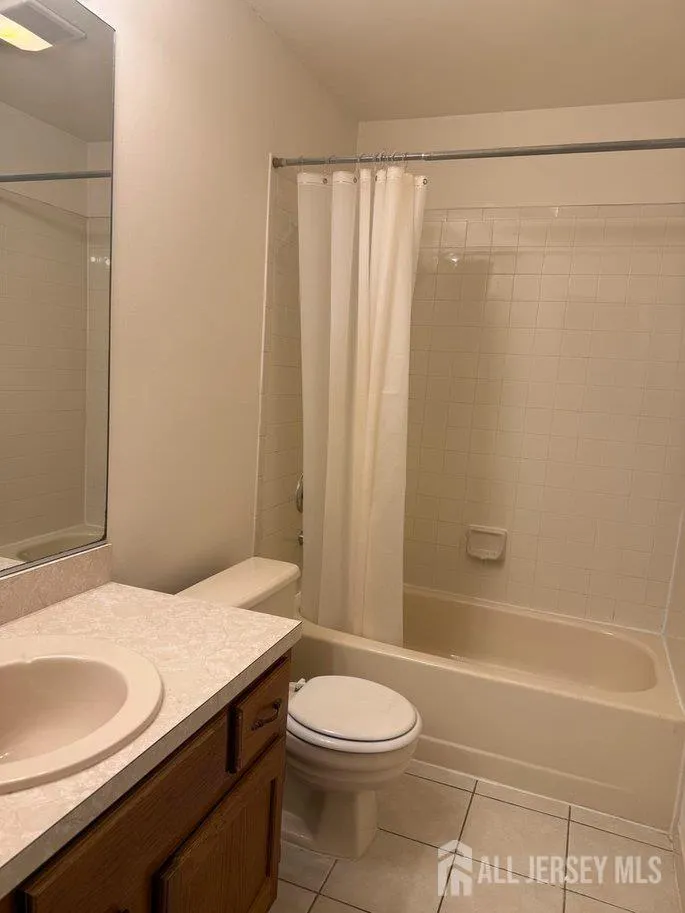12 Sunflower Court Edison, NJ 08820