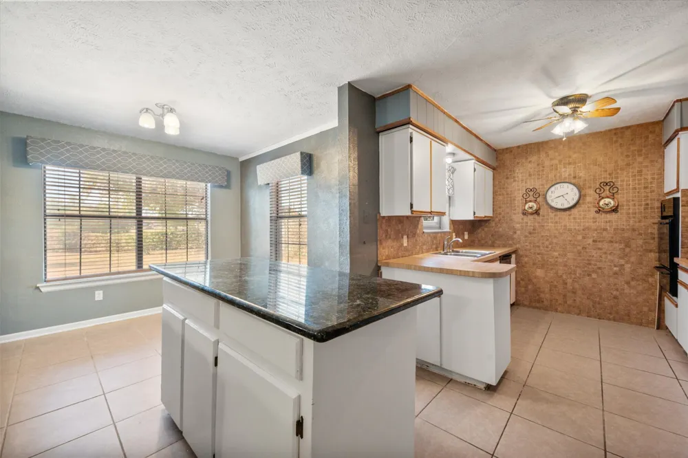 3504 Carriage Hill Drive Forest Hill, TX 76140