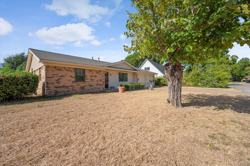 3504 Carriage Hill Drive Forest Hill, TX 76140