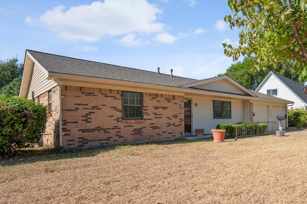 3504 Carriage Hill Drive Forest Hill, TX 76140