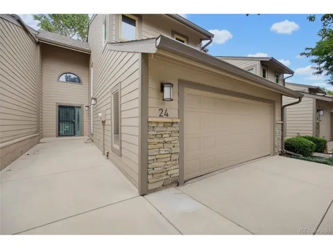24 Woodbridge Drive