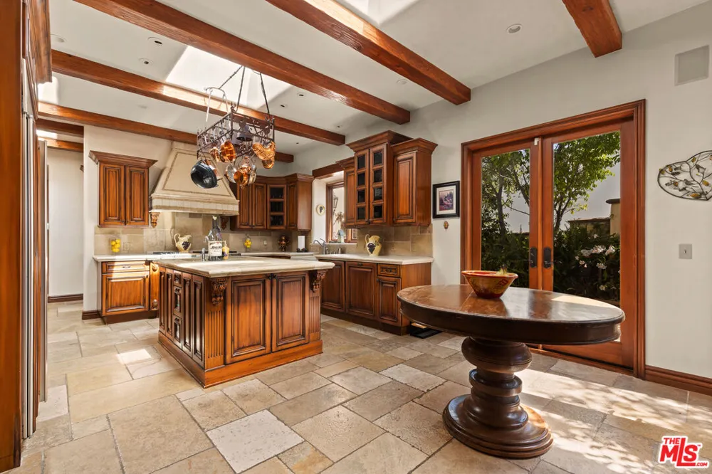 1617 Tower Grove Drive Los Angeles, CA 90210