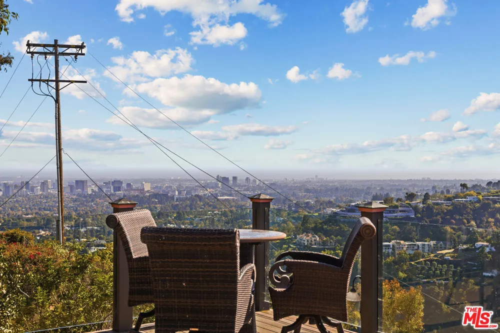 1617 Tower Grove Drive Los Angeles, CA 90210