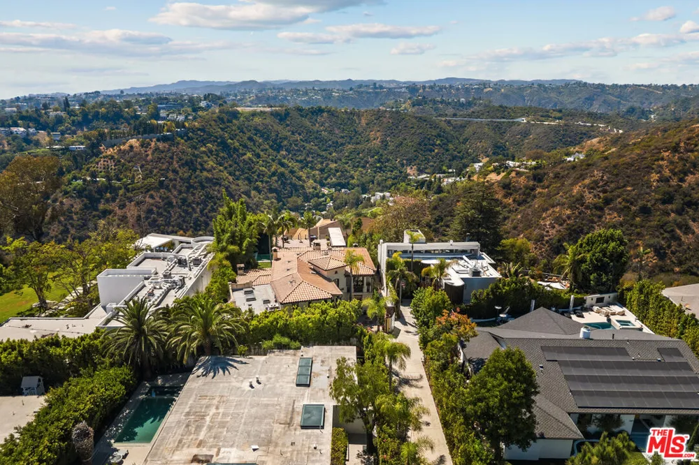 1617 Tower Grove Drive Los Angeles, CA 90210