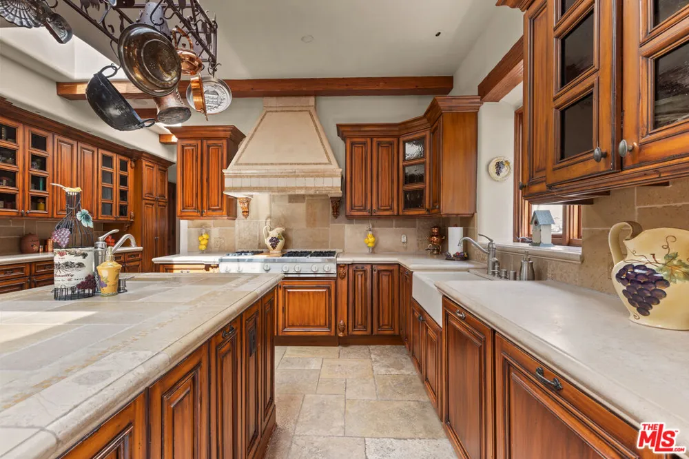 1617 Tower Grove Drive Los Angeles, CA 90210