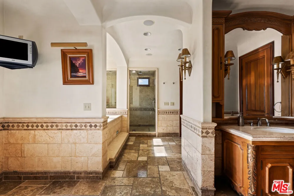 1617 Tower Grove Drive Los Angeles, CA 90210