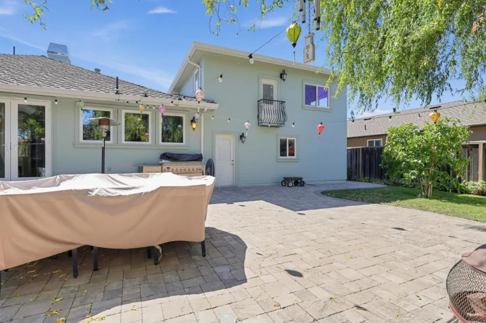 1507 Valota Road Redwood City, CA 94061