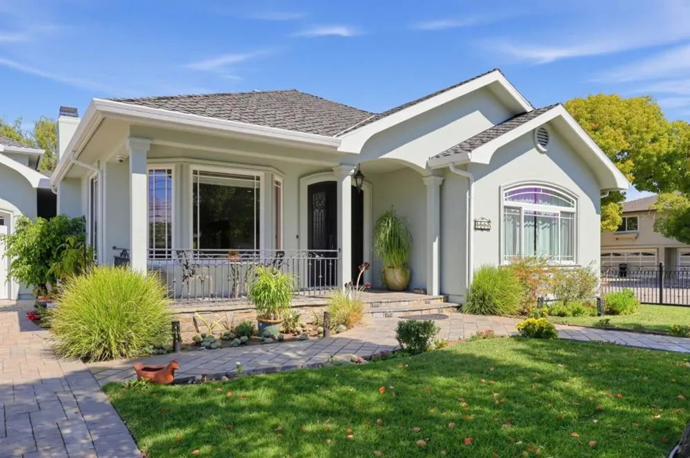 1507 Valota Road Redwood City, CA 94061
