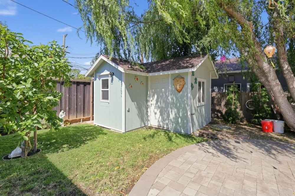 1507 Valota Road Redwood City, CA 94061